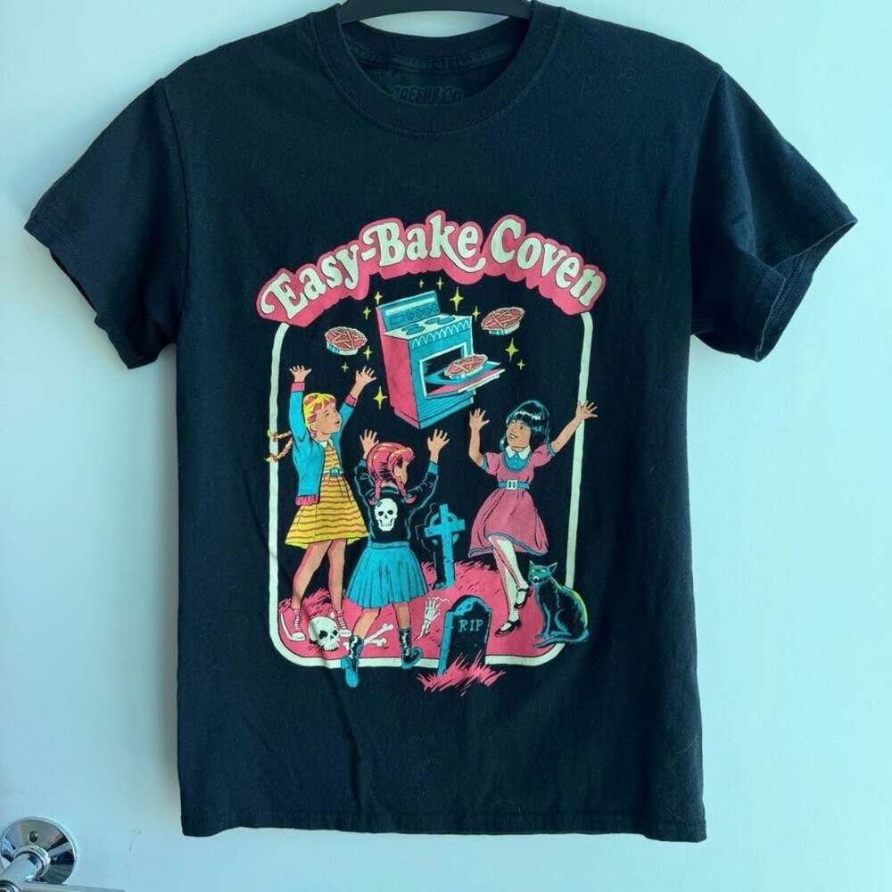Creepy Co. Easy-Bake Coven Graphic T-Shirt Size Small